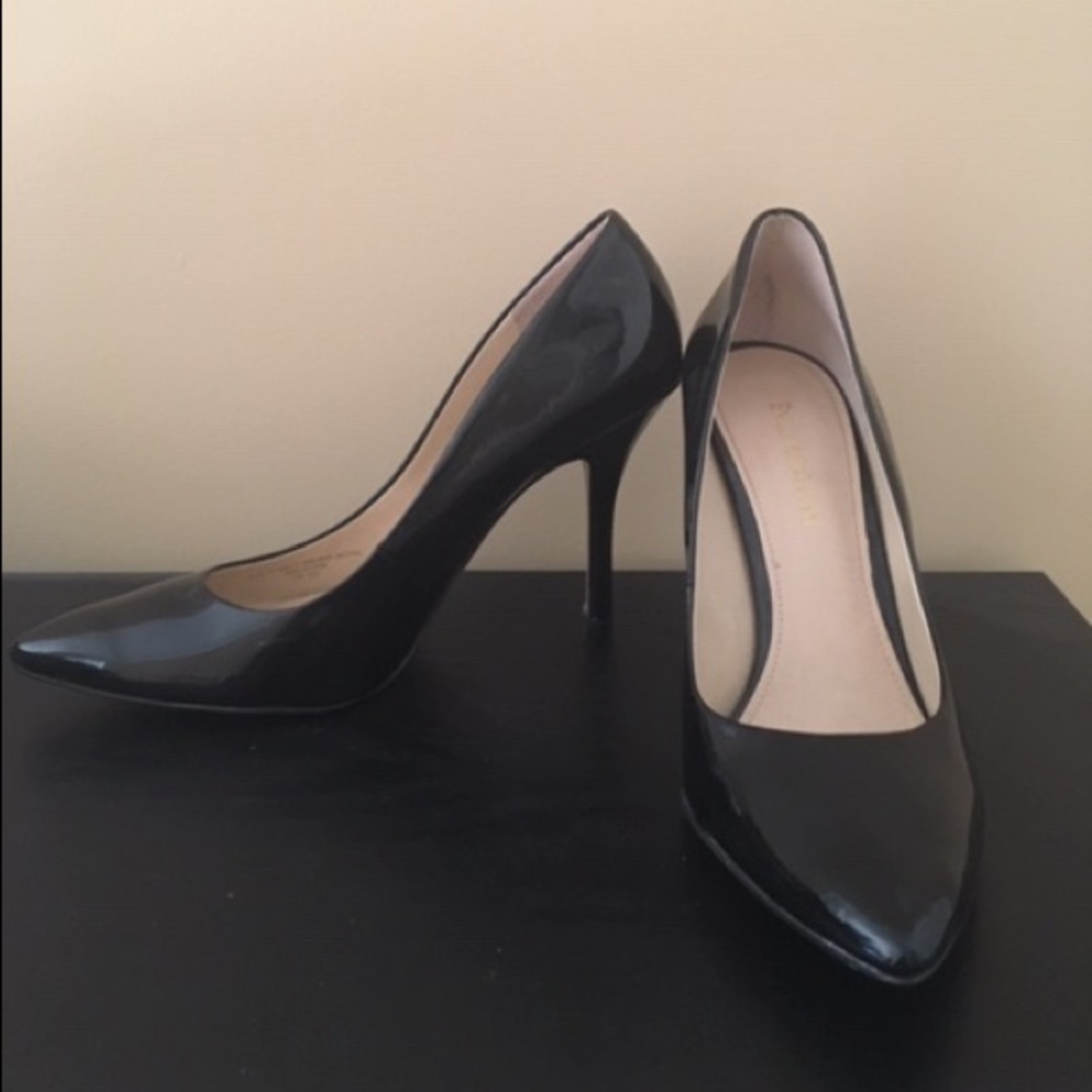 Black patent pump